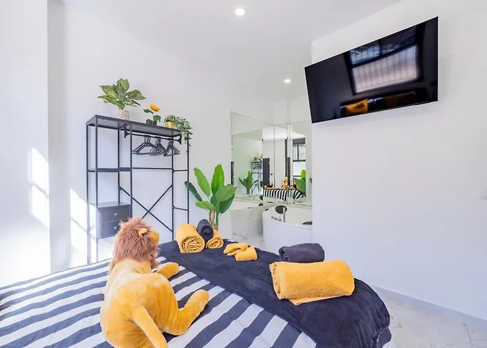 The Juanita Reina\'S Jacuzzi Apartment